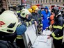 Спасатели МЧС на месте взрыва в метро Санкт-Петербурга Спасатели МЧС на месте взрыва в метро Санкт-Петербурга