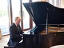 Владимир Путин играет на рояле Владимир Путин играет на рояле