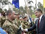 Петр Порошенко общается с людьми Петр Порошенко общается с людьми