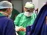 Кардиохирург Лео Бокерия проводит операцию Кардиохирург Лео Бокерия проводит операцию