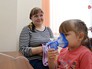 Ребенку делают ингаляцию Ребенку делают ингаляцию