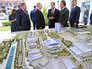 Владимир Путин и Вениамин Кондратьев осматривают комплекс тренировочных залов "Чемпион" Владимир Путин и Вениамин Кондратьев осматривают комплекс тренировочных залов "Чемпион"