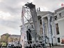 Последствия падения металлической конструкции на людей на площади в Перми Последствия падения металлической конструкции на людей на площади в Перми