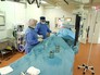 Хирурги проводят операцию Хирурги проводят операцию