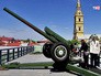 Залп пушки в Петропавловской крепости в Санкт-Петербурге Залп пушки в Петропавловской крепости в Санкт-Петербурге