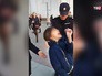 Полиция задерживает мальчика занимающегося попрошайничеством Полиция задерживает мальчика занимающегося попрошайничеством