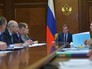 Председатель правительства России Дмитрий Медведев проводит совещание по вопросу о межбюджетных отношениях Председатель правительства России Дмитрий Медведев проводит совещание по вопросу о межбюджетных отношениях
