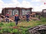 Спасатели МЧС устраняют последствия урагана Спасатели МЧС устраняют последствия урагана