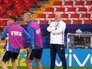 Станислав Черчесов на тренировке российской сборной Станислав Черчесов на тренировке российской сборной