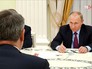 Президент России Владимир Путин и глава Royal Dutch Shell Бен ван Берден Президент России Владимир Путин и глава Royal Dutch Shell Бен ван Берден