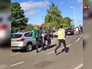 Автомобиль в Ньюкасле въехал в толпу Автомобиль в Ньюкасле въехал в толпу