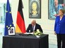 Франк-Вальтер Штайнмайер и Ангела Меркель на церемонии прощание с Гельмутом Колем Франк-Вальтер Штайнмайер и Ангела Меркель на церемонии прощание с Гельмутом Колем