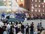 Полиция Германии разгоняет акцию протеста в преддверии саммита G20 Полиция Германии разгоняет акцию протеста в преддверии саммита G20