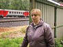 Железнодорожные пути проложили рядом с частными домами Железнодорожные пути проложили рядом с частными домами