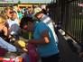 Нелегальная торговля у станции "ВДНХ" Нелегальная торговля у станции "ВДНХ"