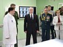 Президент России Владимир Путин во время посещения новой многопрофильной клиники Военно-медицинской академии им. С.М. Кирова в Санкт-Петербурге Президент России Владимир Путин во время посещения новой многопрофильной клиники Военно-медицинской академии им. С.М. Кирова в Санкт-Петербурге