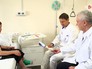 Сергей Собянин в больнице навестил пациента после проведенной операции Сергей Собянин в больнице навестил пациента после проведенной операции