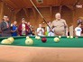 Владимир Жириновский играет в бильярд Владимир Жириновский играет в бильярд