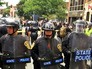 Полиция США держит оцепление Полиция США держит оцепление