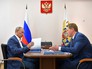 Президент России Владимир Путин и временно исполняющий обязанности губернатора Севастополя Дмитрий Овсянников Президент России Владимир Путин и временно исполняющий обязанности губернатора Севастополя Дмитрий Овсянников