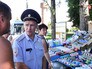 Полиция проводит рейд по уличной торговле Полиция проводит рейд по уличной торговле
