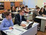 Старшекласники на уроке в школе Старшекласники на уроке в школе