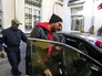 Режиссер Кирилл Серебренников под конвоем Режиссер Кирилл Серебренников под конвоем