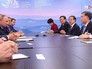 Президент России Владимир Путин и вице-премьер Госсовета Китая Ван Ян Президент России Владимир Путин и вице-премьер Госсовета Китая Ван Ян