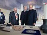 Владимир Путин и Сергей Собянин осмотрели осмотрели археологические находки, найденные при строительстве парка "Зарядье" Владимир Путин и Сергей Собянин осмотрели осмотрели археологические находки, найденные при строительстве парка "Зарядье"