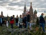 Посетители на территории природно-ландшафтного парка "Зарядье" в Москве Посетители на территории природно-ландшафтного парка "Зарядье" в Москве