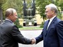 Президент России Владимир Путин и гендиректор концерна "Алмаз-Антей" Ян Новиков Президент России Владимир Путин и гендиректор концерна "Алмаз-Антей" Ян Новиков
