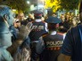 Столкновения с полицией во время референдума в Испании Столкновения с полицией во время референдума в Испании