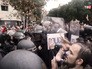 Полиция Италии разгоняет митинг в Каталонии Полиция Италии разгоняет митинг в Каталонии