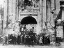 Никольские ворота Кремля. В конце октября 1917 года башня и ворота сильно пострадали в результате артиллерийского обстрела Никольские ворота Кремля. В конце октября 1917 года башня и ворота сильно пострадали в результате артиллерийского обстрела