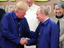 Саммит АТЭС во Вьетнаме. Президент России Владимир Путин и президент США Дональд Трамп Саммит АТЭС во Вьетнаме. Президент России Владимир Путин и президент США Дональд Трамп