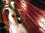 Банда мотоциклистов-грабителей отбирает сумку у девушки Банда мотоциклистов-грабителей отбирает сумку у девушки