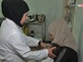 Сирийские врачи осматривают ребенка Сирийские врачи осматривают ребенка