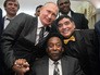 Президент России Владимир Путин, бразильский футболист Пеле и аргентинский футболист Диего Марадона (слева направо) во время встречи со звёздами мирового футбола Президент России Владимир Путин, бразильский футболист Пеле и аргентинский футболист Диего Марадона (слева направо) во время встречи со звёздами мирового футбола