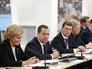 Дмитрий Медведев проводит встречу с членами Совета при правительстве по вопросам попечительства в социальной сфере Дмитрий Медведев проводит встречу с членами Совета при правительстве по вопросам попечительства в социальной сфере