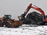Строительная техника на полигоне твердых бытовых отходов "Кучино" в Балашихе Строительная техника на полигоне твердых бытовых отходов "Кучино" в Балашихе