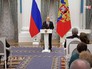 Владимир Путин на церемонии награждения в Кремле Владимир Путин на церемонии награждения в Кремле