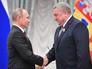Владимир Путин награждает за выдающиеся достижения в области благотворительной деятельности Владимира Вавилова Владимир Путин награждает за выдающиеся достижения в области благотворительной деятельности Владимира Вавилова