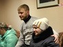 Спасённые шахтёры проходят медицинский осмотрые Спасённые шахтёры проходят медицинский осмотрые