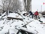 Жители на месте снесенного дома Жители на месте снесенного дома