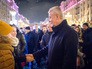 Сергей Собянин общается с москвичами во время фестиваля "Путешествие в Рождество" Сергей Собянин общается с москвичами во время фестиваля "Путешествие в Рождество"
