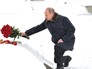 Владимир Путин на Пискаревском кладбище Владимир Путин на Пискаревском кладбище