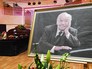 Портрет композитора Владимира Шаинского в Московском доме композиторов, где проходит церемония прощания Портрет композитора Владимира Шаинского в Московском доме композиторов, где проходит церемония прощания
