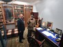 Владимир Путин во время посещения культурного центра-музея "Дом Высоцкого на Таганке" Владимир Путин во время посещения культурного центра-музея "Дом Высоцкого на Таганке"