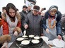 Ректор МГУ Виктор Садовничий печёт блины Ректор МГУ Виктор Садовничий печёт блины