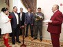 Лидер партии ЛДПР Владимир Жириновский поздравляет молодоженов Лидер партии ЛДПР Владимир Жириновский поздравляет молодоженов